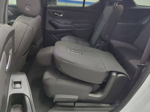 Used 2023 Chevrolet Traverse LT FWD image 29