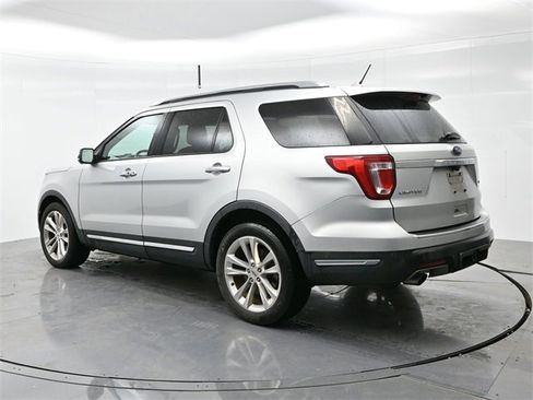 Used 2018 Ford Explorer Limited w/ Equipment Group 301A image 5