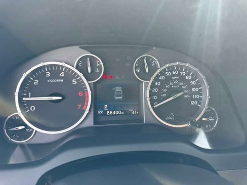 Used 2017 Toyota Tundra SR5 w/ SR5 Upgrade Package AWD/4WD image 16