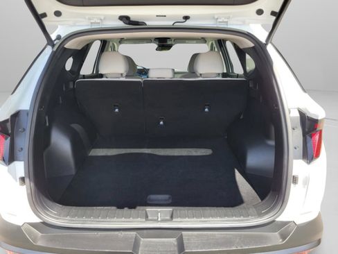 Used 2025 Hyundai Tucson SEL FWD image 19