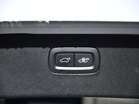 Certified 2024 Volvo XC90 B6 Plus w/ Protection Package image 32