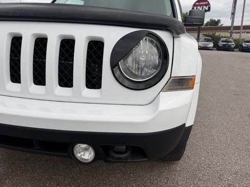 Used 2014 Jeep Patriot Latitude w/ All Weather Capability Group AWD/4WD image 13