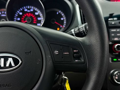 Used 2013 Kia Forte Koup EX FWD image 23