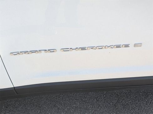 Used 2024 Jeep Grand Cherokee Limited w/ MOPAR Finishing Package image 10