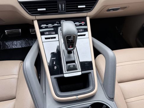 Used 2019 Porsche Cayenne S AWD/4WD image 19