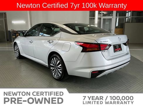 Used 2025 Nissan Altima 2.5 SV FWD image 21