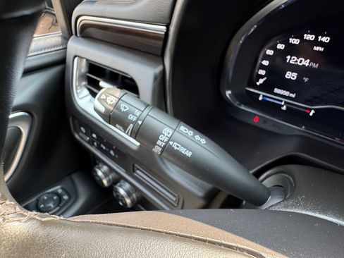 Used 2024 GMC Yukon SLE AWD/4WD image 32