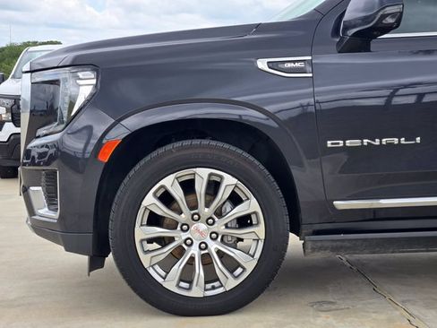 Used 2023 GMC Yukon XL Denali AWD/4WD image 10