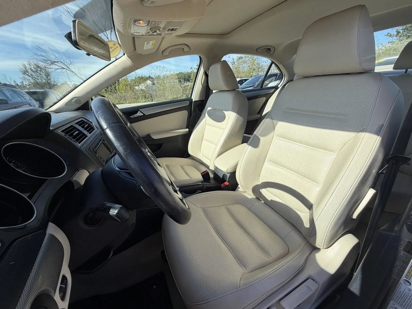 Used 2015 Volkswagen Jetta SE FWD image 14
