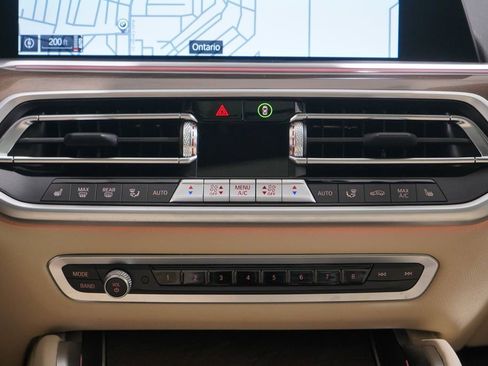 Used 2022 BMW X6 xDrive40i w/ M Sport Package image 13