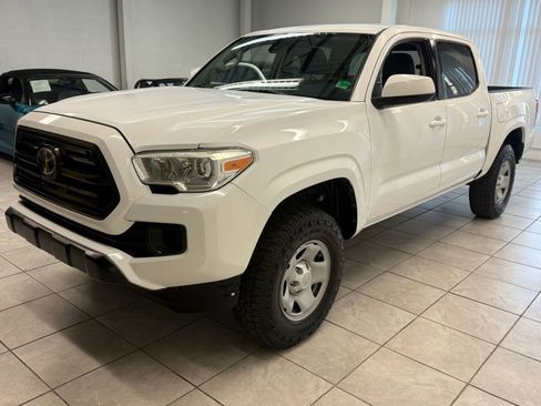 Used 2019 Toyota Tacoma SR w/ SR Convenience Package image 3