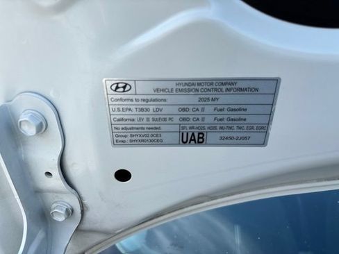 Used 2025 Hyundai Elantra SEL FWD image 39