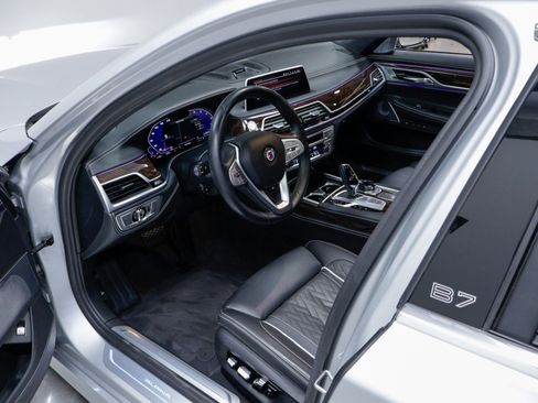 Used 2020 BMW ALPINA B7 xDrive w/ Luxury Rear Seating Package image 6