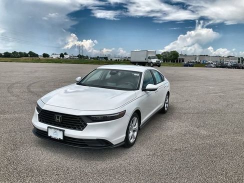 Certified 2025 Honda Accord LX image 10