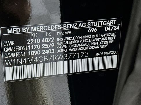 Used 2024 Mercedes-Benz GLB 250 image 12