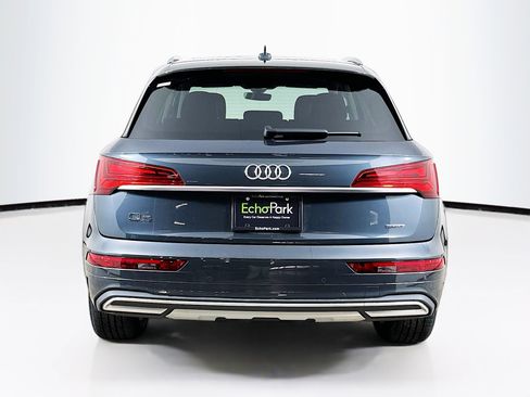 Used 2024 Audi Q5 Premium w/ Convenience Package image 7