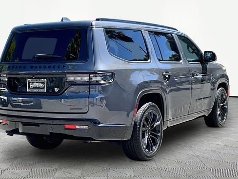 Used 2022 Jeep Grand Wagoneer Series II AWD/4WD image 2