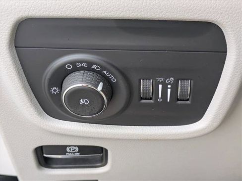 Used 2022 Jeep Grand Cherokee Summit w/ Adv Protech Group IV image 12