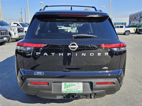 New 2025 Nissan Pathfinder SV image 10