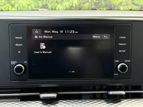 Used 2024 Kia Carnival LX FWD image 27
