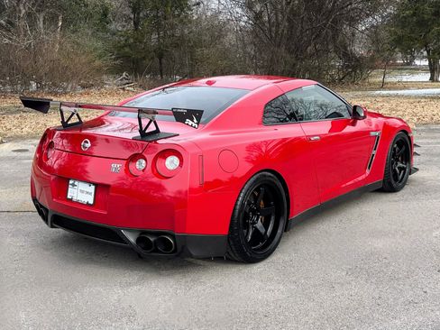 Used 2009 Nissan GT-R Premium image 3