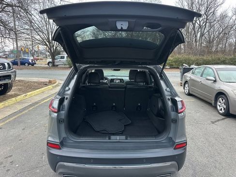 Used 2021 Jeep Cherokee Limited w/ Elite Package image 16