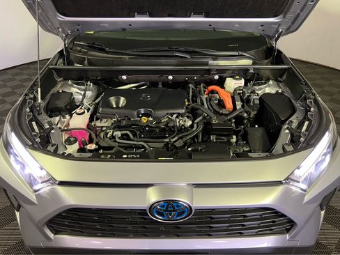 Used 2024 Toyota RAV4 LE AWD/4WD image 29