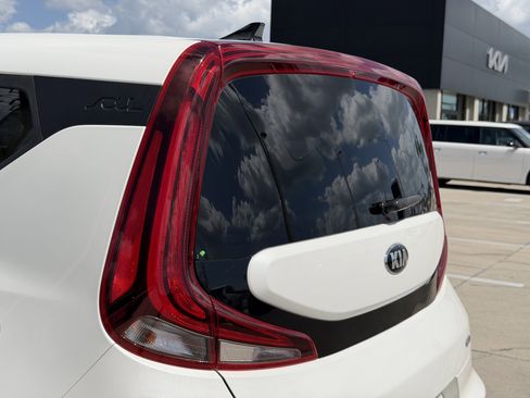 Used 2021 Kia Soul Turbo image 12