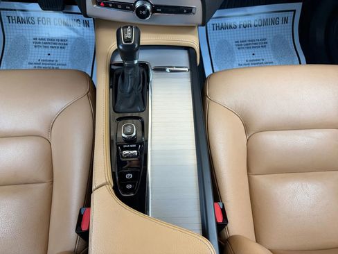 Used 2018 Volvo XC90 T5 Momentum w/ Convenience Package AWD/4WD image 29