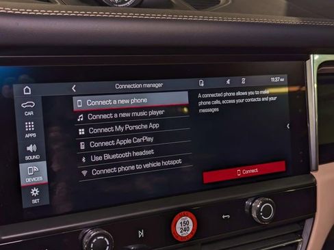 Certified 2025 Porsche Macan image 32