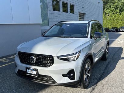 Certified 2025 Volvo XC40 B5 Plus w/ Climate Package