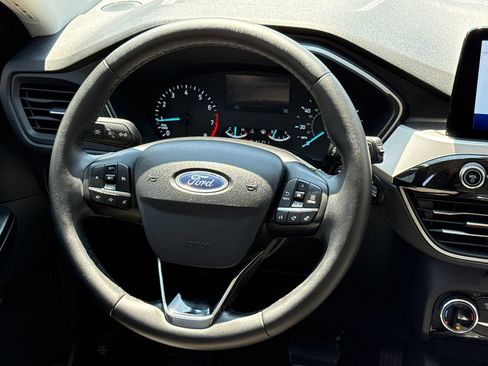 Used 2022 Ford Escape SE w/ Convenience Package FWD image 13