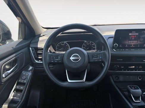 Used 2024 Nissan Rogue SV AWD/4WD image 12