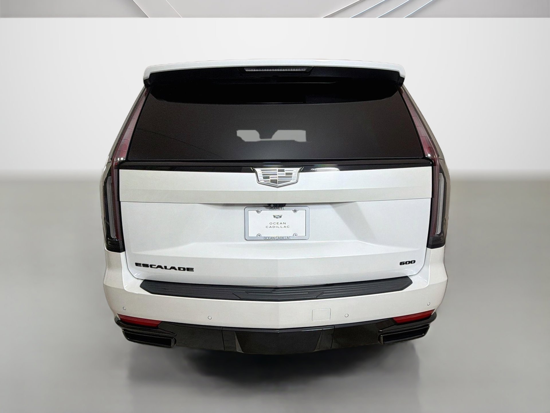 Used 2024 Cadillac Escalade ESV Sport w/ LPO, ONYX Package AWD/4WD image 4