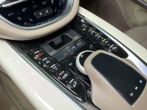 Used 2021 Aston Martin DBX image 29