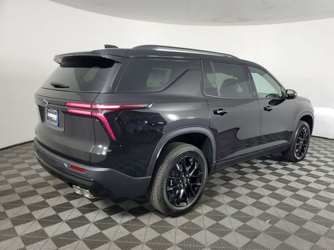 New 2026 Chevrolet Traverse LT w/ Midnight/Sport Edition FWD image 4