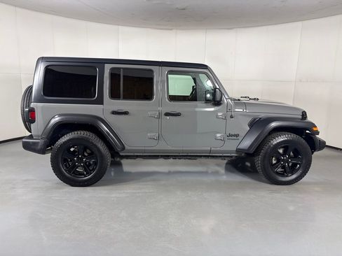 Used 2022 Jeep Wrangler Unlimited Sport AWD/4WD image 9