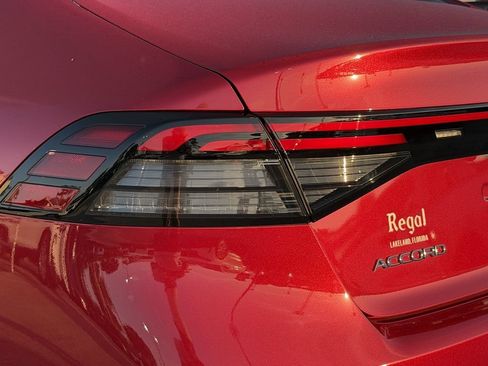 Used 2025 Honda Accord SE image 11