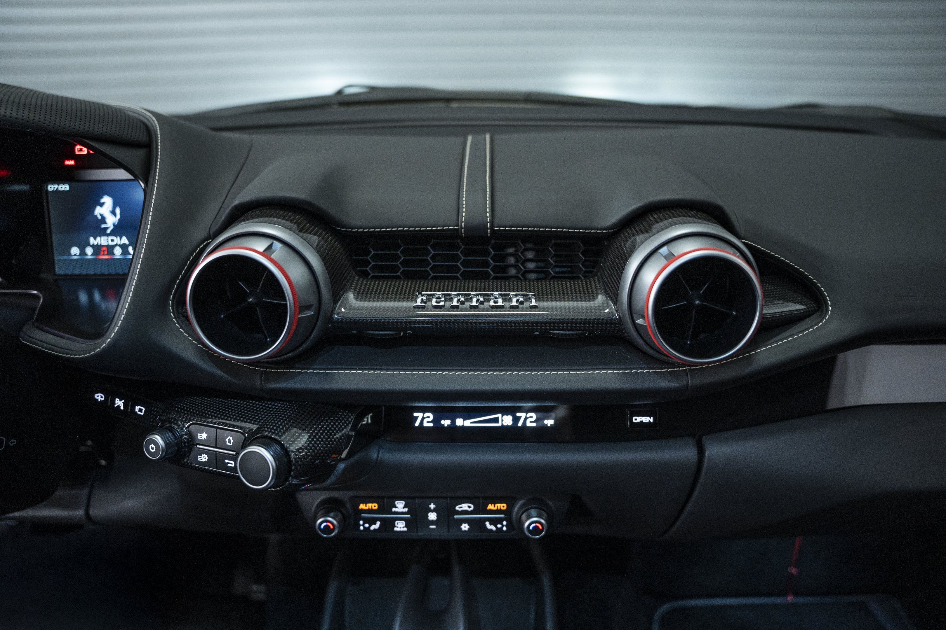 Used 2019 Ferrari 812 Superfast RWD image 36