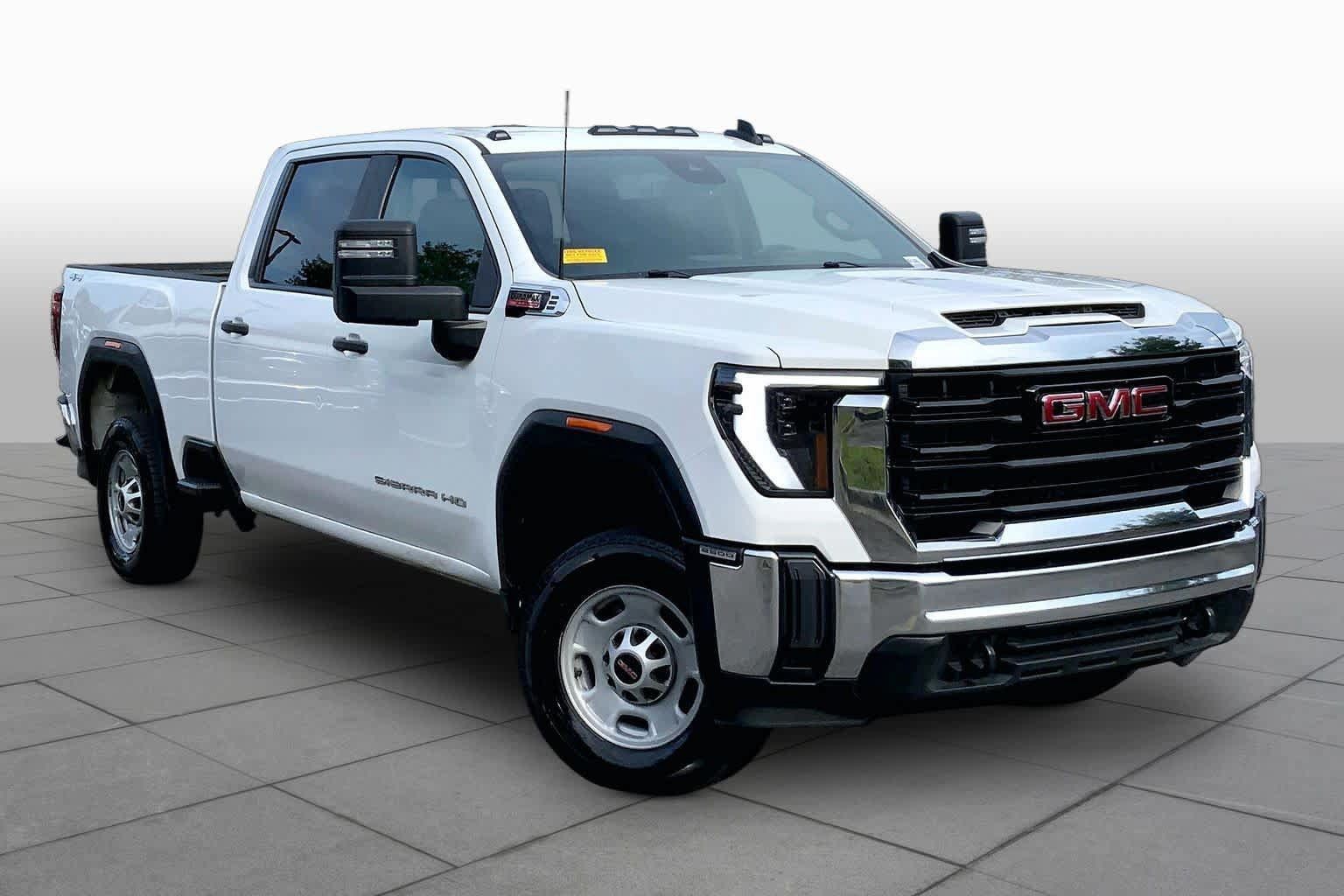 Used 2024 GMC Sierra 2500 Pro AWD/4WD image 3