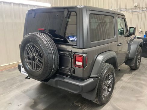 Used 2025 Jeep Wrangler Sport AWD/4WD image 18
