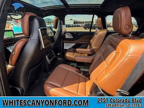 Used 2023 Lincoln Aviator Reserve w/ Equipment Group 201A AWD/4WD image 9