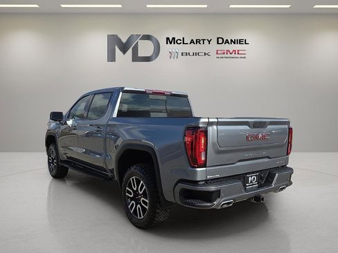 Certified 2022 GMC Sierra 1500 AT4 w/ AT4 Premium Package image 4
