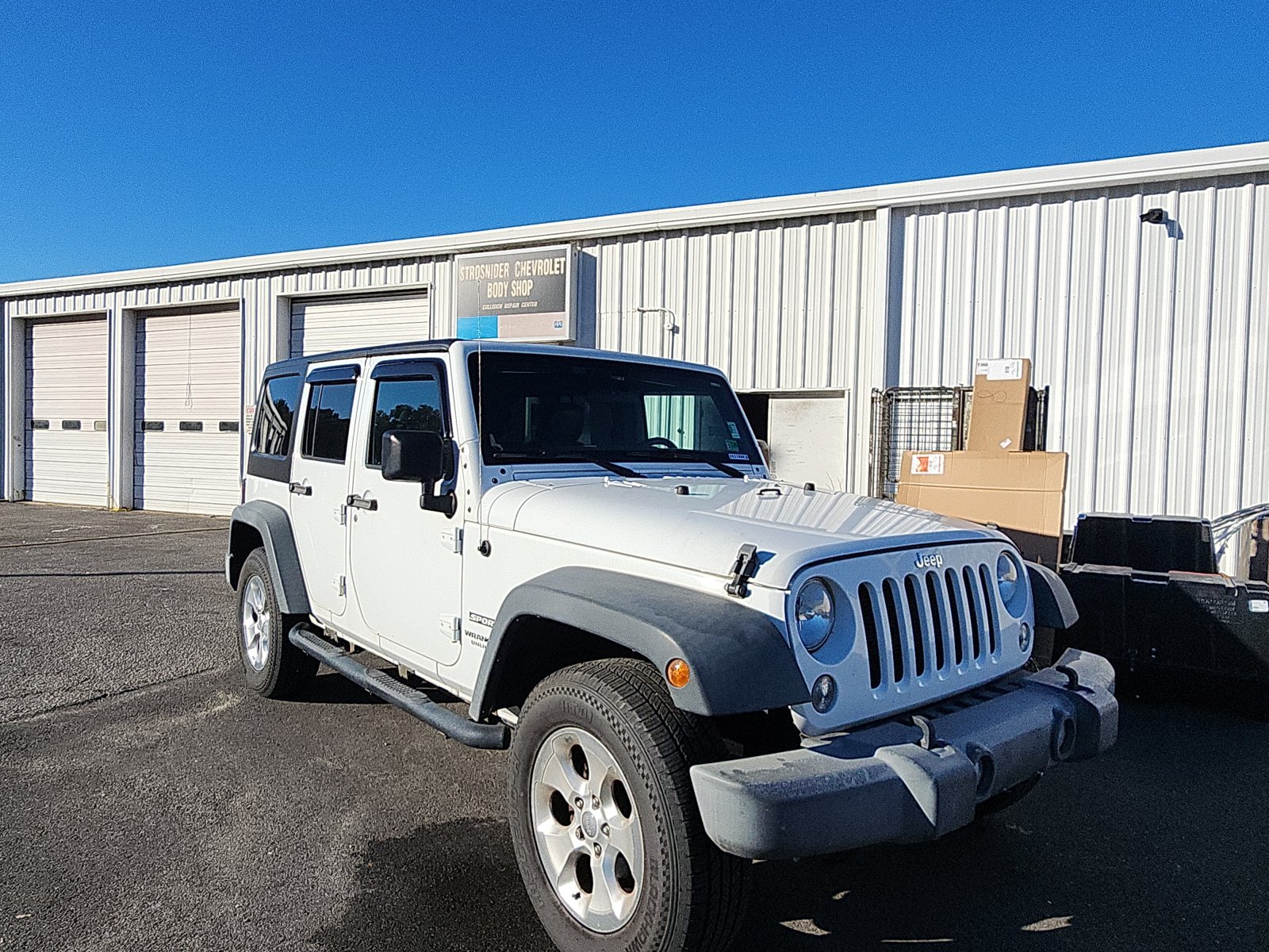 Used 2016 Jeep Wrangler Unlimited Sport w/ Connectivity Group AWD/4WD image 7