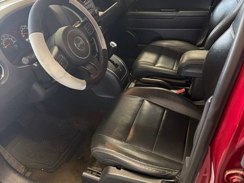 Used 2016 Jeep Patriot High Altitude AWD/4WD image 2