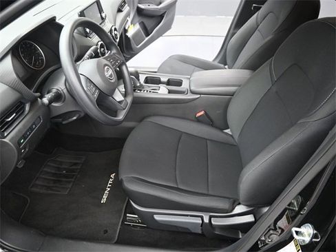 Used 2025 Nissan Sentra S image 11