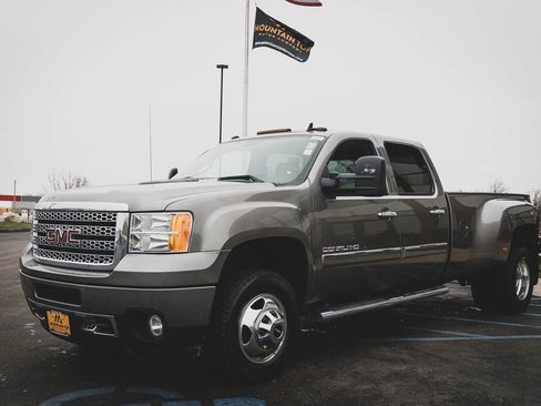 Used 2013 GMC Sierra 3500 Denali image 18