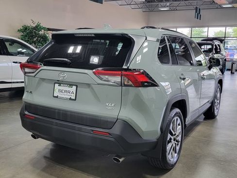 Used 2020 Toyota RAV4 XLE Premium AWD/4WD image 5