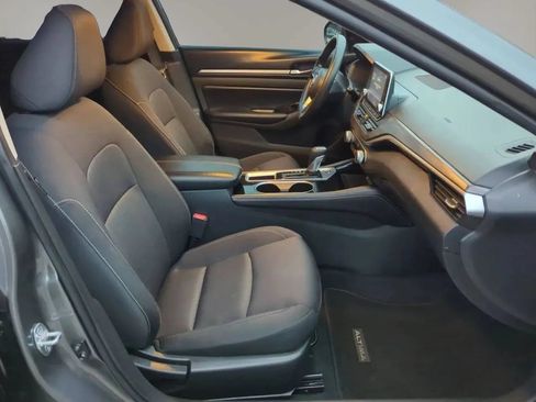 Used 2023 Nissan Altima 2.5 SV FWD image 23