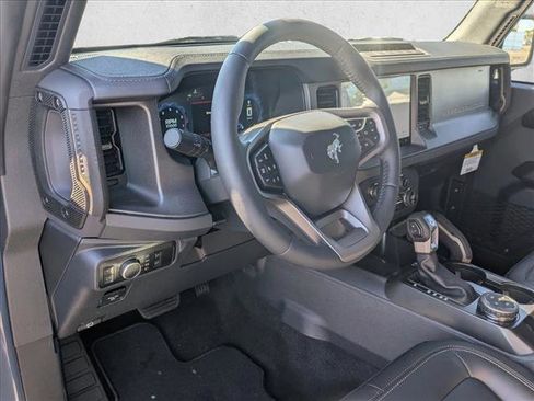 New 2025 Ford Bronco Badlands image 2